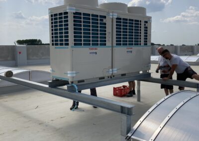 Konzolra emelés a tetőn