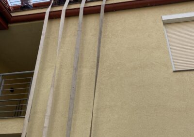 Tetőre való felhúzás nagy méretű tárgyak esetében.