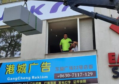 Ablakon való daruzás