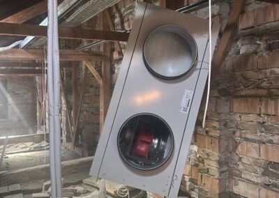 Fekvő klíma egység plafonhoz való rögzítése